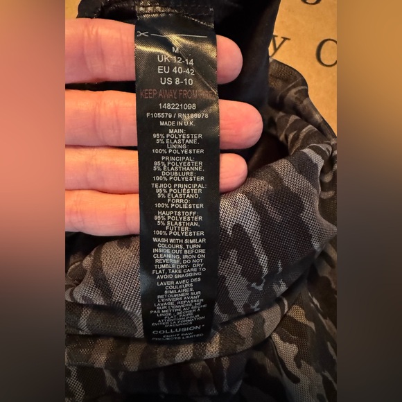 COLLUSION flippy micro mini skirt/skort in camo - Picture 6 of 9